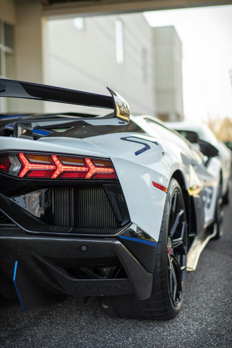 тест драйв с бяло Lamborghini и незабравимо изживяване със суперавтомобил