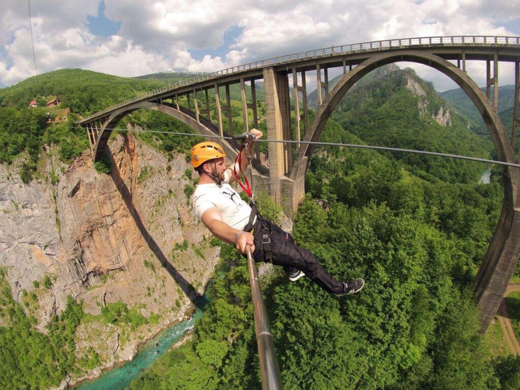 ZIP Line над каньона на река Тара до моста Джурджевича Тара в Черна гора