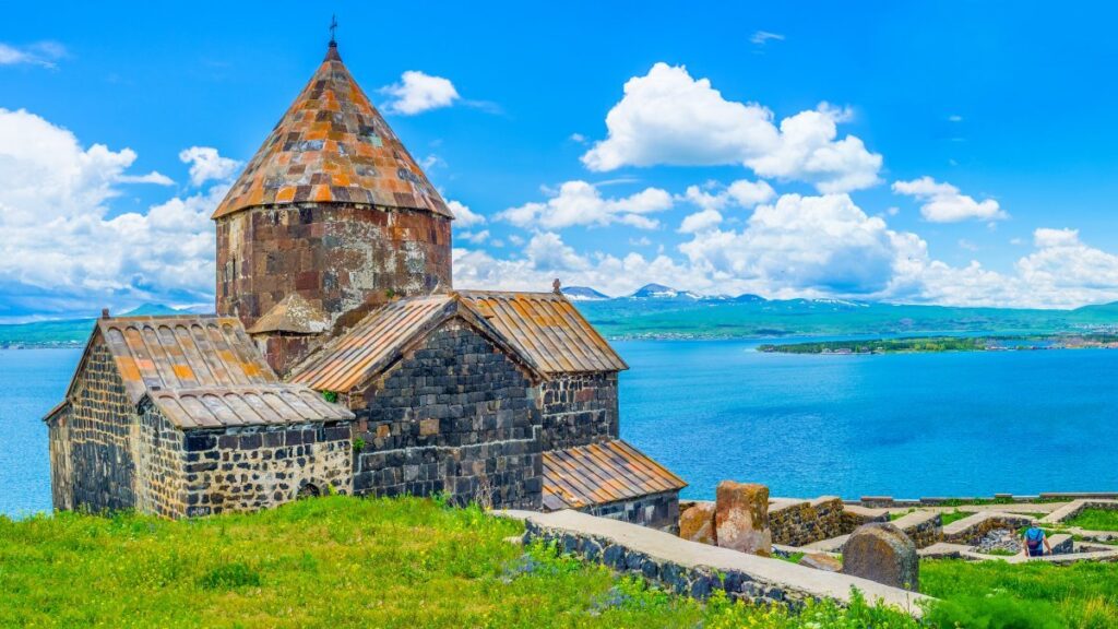 Екскурзия в АРМЕНИЯ – Ереван – природа, култура и древни традиции – със самолет, на български език!